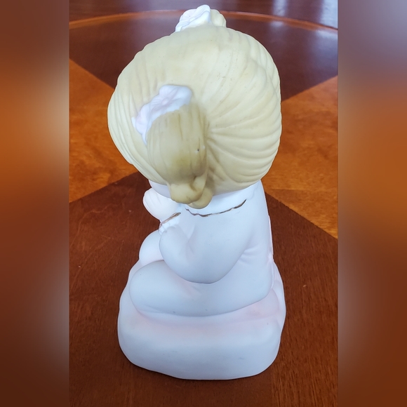 Vintage Praying Girl Ceramic Bedtime Prayers What The World Needs Now Music Box - Picture 6 of 7